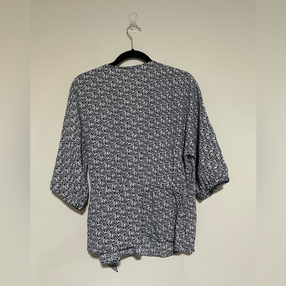 Talbots Blue/White Wrap Short Sleeve Blouse Top Size Large - Picture 2 of 8